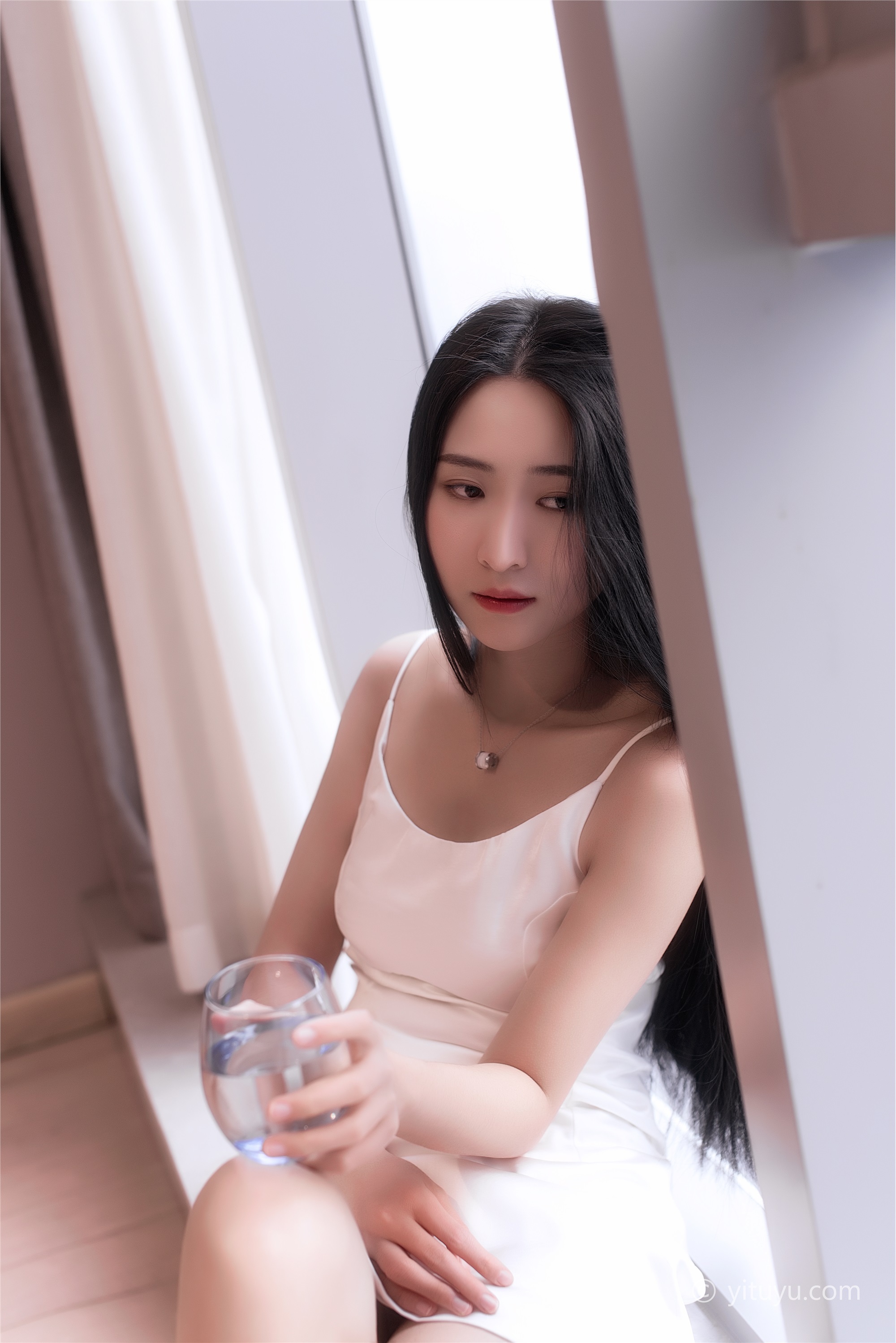 YITUYU艺图语 2021.08.16 分手前 颖儿